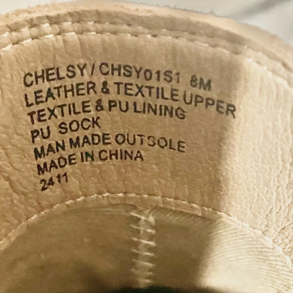 New Steve Madden Beige Ankle Boots - Picture 7 of 7